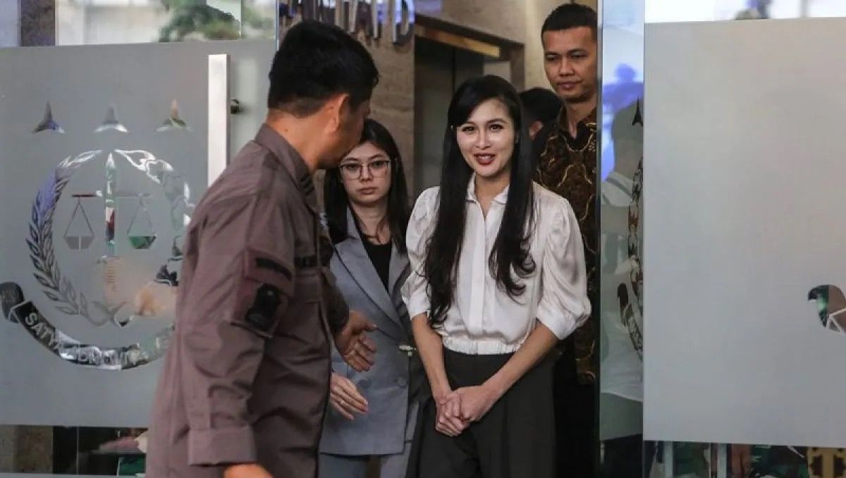 Sandra Dewi saat diperiksa Kejaksaan Agung terkait kasus suaminya Harvey Moeis dengan dugaan korupsi tata niaga timah di wilayah Izin Usaha Pertambangan (IUP) PT Timah tahun 2015-2022. <b>(Antara)</b>