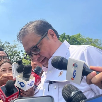 Rupiah Melemah ke Rp17.105 per Dolar AS, Airlangga: Mata Uang Lain Juga