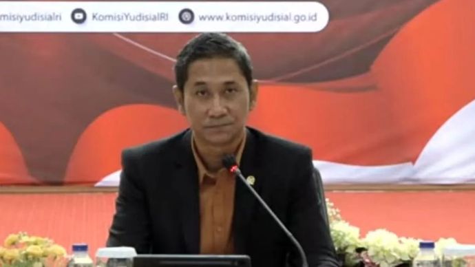 Tangkapan layar jumpa pers Juru Bicara KY Mukti Fajar Nur Dewata yang disiarkan dalam kanal youtuber resmi di Jakarta, Senin 11 Agustus 2025 (ANTARA/Walda Marison)
