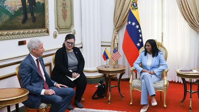 Arsip foto - Menteri Energi AS Chris Wright (kiri) bertemu Plt. Presiden Venezuela Delcy Rodriguez di Caracas, Venezuela, pada Rabu (11/2/2026). (ANTARA/Kepresidenan Venezuela/Handout via Xinhua/pri)
