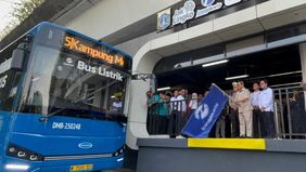 Gubernur DKI Jakarta Pramono Anung Wibowo meresmikan Halte Transjakarta Senen Sentral yang telah berganti nama menjadi Halte Transjakarta Jaga Jakarta, usai direnovasi hanya dalam waktu satu minggu setelah mengalami kerusakan akibat aksi unjuk rasa.