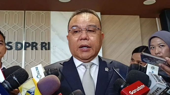 Wakil Ketua DPR RI Sufmi Dasco Ahmad saat memberi keterangan pers di kompleks parlemen, Jakarta, Selasa (26/8/2025).