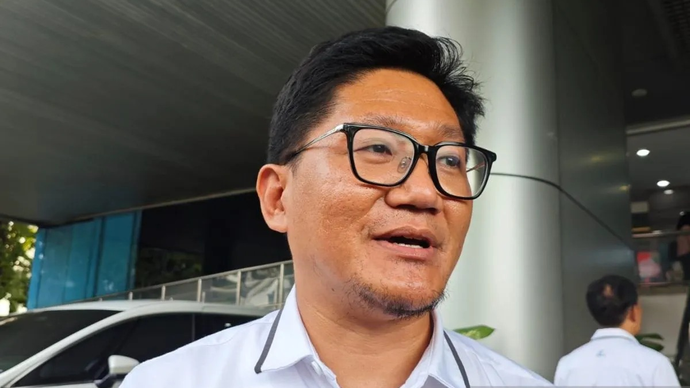 Direktur Pengembangan Ekosistem Digital Kemkomdigi Sonny Hendra Sudaryana menyampaikan keterangan kepada wartawan di Kantor Kemkomdigi, Jakarta Pusat, Senin (6/4/2026). (ANTARA/Farhan Arda Nugraha)