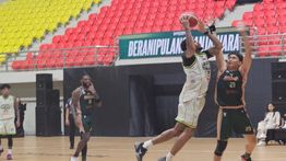 Pacific Caesar Surabaya Tundukkan Bima Perkasa Jogja 93-90 Lewat Drama Overtime
