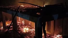 Kebakaran Landa Ponpes di Cianjur, 2 Mobil Damkar Diterjunkan