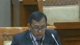 Hakim Tinggi Badan Pengawasan Mahkamah Agung RI sekaligus calon hakim agung Kamar Pidana, Annas Mustaqim, menegaskan bahwa praktik menayangkan tersangka tindak pidana dengan rompi khusus dan tangan diborgol merupakan pelanggaran.