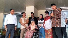 Istri Presiden ke-4 RI Abdurrahman Wahid, Sinta Nuriyah, bersama tokoh Gerakan Nurani Bangsa (GNB) seperti Lukman Hakim, Komaruddin Hidayat, Gomar Gultom, dan Erry Riyana Hardjapamekas menyatakan siap menjadi penjamin penangguhan penahanan Delpedro M