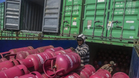 PT Pertamina Patra Niaga resmi menaikkan harga Liquefied Petroleum Gas (LPG) nonsubsidi ukuran 12 kg dari sebelumnya Rp192 ribu menjadi Rp228 ribu per tabung, atau meningkat sekitar 18,75 persen.