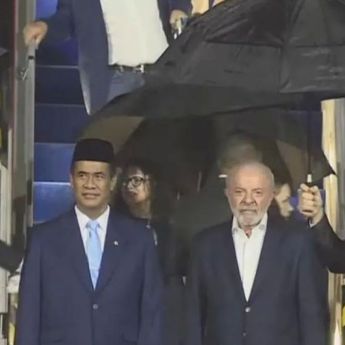 Presiden Brazil Lula da Silva Tiba di Jakarta di Tengah Hujan Deras 