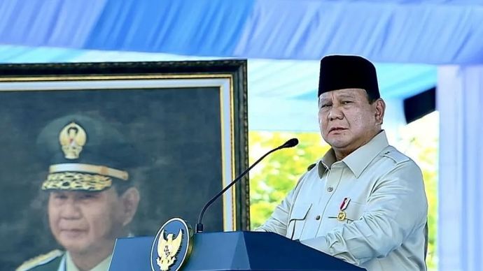 Presiden Prabowo Subianto menyampaikan amanat dalam Upacara Gelar Pasukan Operasional dan Kehormatan Militer di Pusat Pendidikan dan Latihan Pasukan Khusus (Pusdiklatpassus) Kopassus TNI Angkatan Darat, Batujajar, Kabupaten Bandung Barat, Jawa Barat,