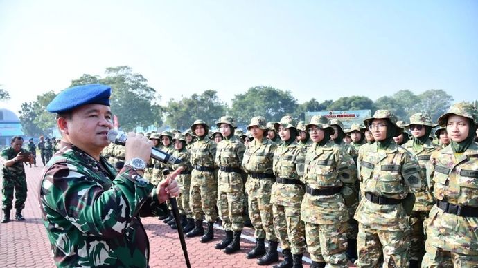 Peserta latsarmil dari pengelola KDMP dan KNMP mengikuti upacara pembukaan pelatihan diklat di lapangan Dirgantara AAU, Yogyakarta, pada Rabu, 17 Juni 2026.