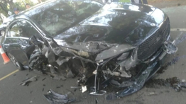 Diduga Kurang Konsentrasi, 2 Mobil Terlibat Kecelakaan di Tangsel