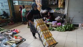 Direktur Jenderal Perlindungan Konsumen dan Tata Niaga (PKTN) Kementerian Perdagangan (Kemendag) Moga Simatupang mengatakan pihaknya telah melakukan pengawasan terhadap produsen minyak goreng rakyat atau Minyakita.