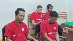 Empat orang terdakwa kasus peredaran narkotika jenis sabu-sabu seberat 40 kilogram dijatuhi hukuman mati oleh Majelis Hakim Pengadilan Negeri (PN) Medan, Sumatera Utara. Putusan tersebut dibacakan pada Rabu, 25 Juni 2025 oleh Hakim Ketua Phillip Mark