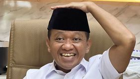 Sebuah video yang beredar di media sosial Facebook menarasikan bahwa Presiden Prabowo Subianto telah memecat Menteri Energi dan Sumber Daya Mineral (ESDM), Bahlil Lahadalia. 