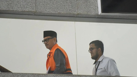 Tim penyidik Komisi Pemberantasan Korupsi (KPK) melakukan penggeledahan di rumah Kepala Dinas Komunikasi dan Informatika (Diskominfo) Kota Madiun, Noor Aflah, yang berlokasi di Kelurahan Rejomulyo, Kecamatan Kartoharjo, Kota Madiun, Jawa Timur.