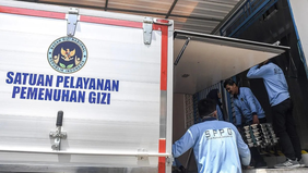 Kepala Badan Gizi Nasional Dadan Hindayana menegaskan bahwa kebijakan bekerja dari rumah (work from home/WFH) tidak berlaku bagi kepala Satuan Pelayanan Pemenuhan Gizi (SPPG), ahli gizi, serta akuntan yang terlibat langsung dalam pelayanan masyarakat