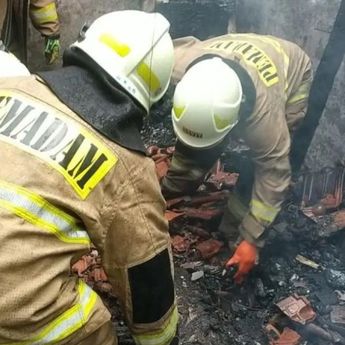 Seorang Lansia Tewas dalam Kebakaran Rumah di Ciracas Jaktim