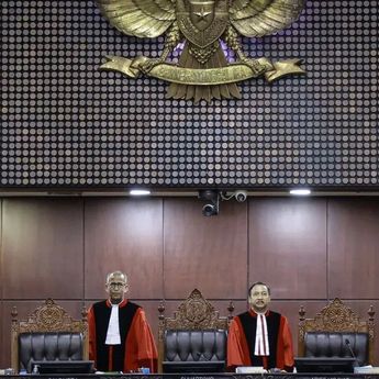MK Tolak Permohonan Syarat Capres hingga Cakada Minimal Sarjana