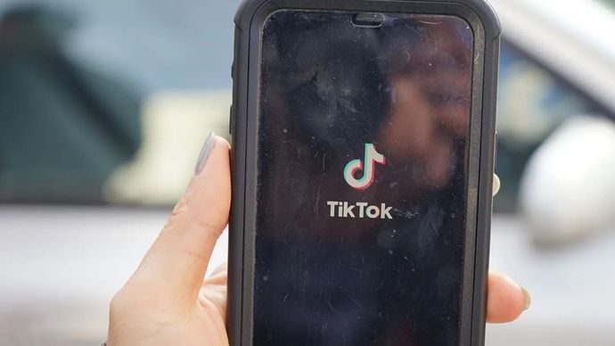 Ilustrasi - Layar ponsel dengan Aplikasi TikTok. ANTARA/Xinhua/Zeng Hui/aa.