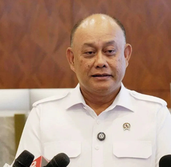 Kepala BGN Dadan Hindayana Tuai Pujian, Naik Haji Jalur Reguler Antre Sejak 2014