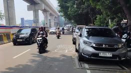 Pramono Sentil Parkir Liar di Depan Sekolah Labschool Jaktim