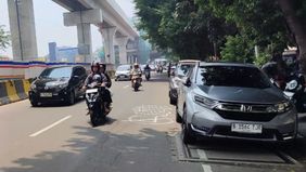 Gubernur DKI Jakarta Pramono Anung Wibowo menyoroti keluhan warga mengenai parkir liar di depan sekolah Labschool Jakarta Timur. Ia menegaskan area publik tidak boleh dikuasai secara sepihak oleh pemilik kendaraan mewah maupun pribadi.