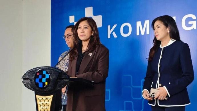Menteri Komunikasi dan Digital (Menkomdigi) Meutya Hafid saat menyampaikan keterangan kepada wartawan di Kantor Kementerian Komunikasi dan Digital (Kemkomdigi), Jakarta Pusat pada Selasa (14/4/2026). (ANTARA/Farhan Arda Nugraha)