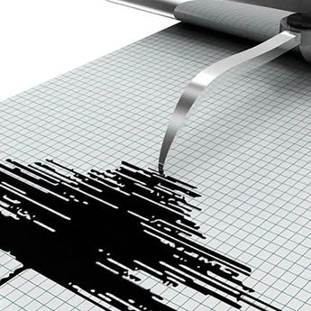 BNPB Minta 5 Provinsi Kosongkan Pantai hingga Waspada Tsunami Dicabut