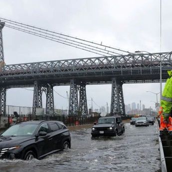 Gubernur New York Tetapkan Status Darurat Akibat Curah Hujan Ekstrem