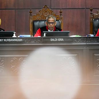 MK Tegaskan Masyarakat Adat Tak Perlu Izin Berkebun di Hutan Jika Tak untuk Komersial