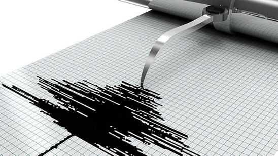 BNPB Minta 5 Provinsi Kosongkan Pantai hingga Waspada Tsunami Dicabut