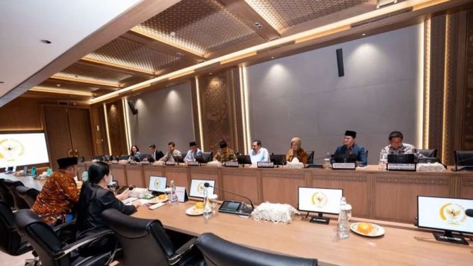 Ketua DPR RI Puan Maharani saat menerima audiensi dari sejumlah tokoh akademisi dan agama di kompleks parlemen, Jakarta, Kamis, 4 September 2025.