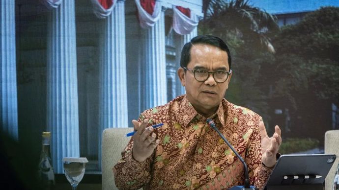 Direktur Jenderal Kerja Sama Multilateral Kementerian Luar Negeri Tri Tharyat memberikan keterangan saat Press Briefing mengenai Sidang Majelis Umum PBB ke-80 di Ruang Palapa, Kementerian Luar Negeri, Jakarta, Kamis, 11 September 2025.
