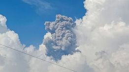 Gunung Marapi Alami 2 Kali Erupsi dalam Sehari, PVMBG Ingatkan Warga Waspada