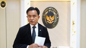Menteri Koordinator Bidang Hukum, HAM, Imigrasi, dan Pemasyarakatan (Menko Kumham Imipas), Yusril Ihza Mahendra, menegaskan bahwa keputusan Presiden Prabowo Subianto untuk memberikan amnesti dan abolisi telah dilakukan sesuai dengan ketentuan hukum y