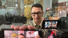 Komisi Pemberantasan Korupsi (KPK) memastikan akan meneliti kembali laporan harta kekayaan penyelenggara negara (LHKPN) milik Wali Kota Prabumulih, Sumatera Selatan, Arlan, setelah muncul sorotan publik terkait mobil yang dibawa anaknya ke sekolah.
