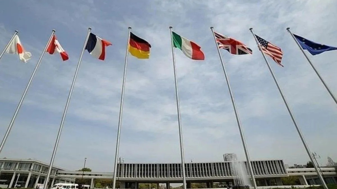 Bendera Kelompok G7, terdiri dari Amerika Serikat (AS), Inggris, Kanada, Prancis, Jerman, Italia dan Jepang. (ANTARA/Anadolu/py)