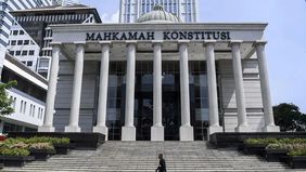 Mahkamah Konstitusi (MK) dijadwalkan membacakan putusan uji materi terkait praktik wakil menteri (wamen) rangkap jabatan, Kamis, 28 Agustus 2025, pukul 13.30 WIB di Gedung MK RI. Perkara ini diajukan oleh advokat, aktivis hukum, hingga pengemudi ojek