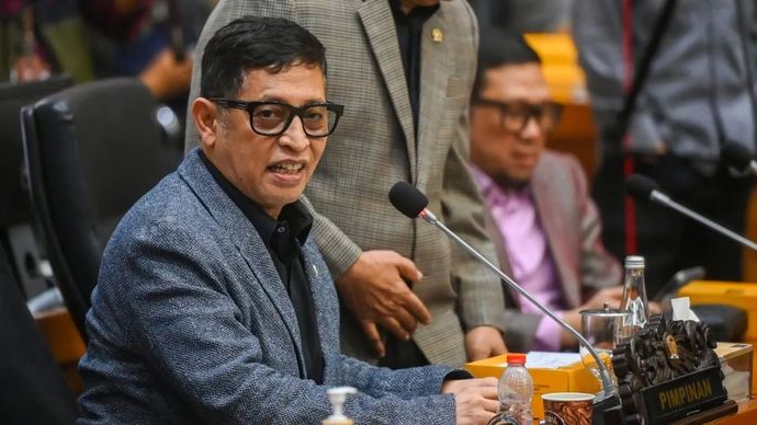 Ketua Badan Legislasi (Baleg) DPR Bob Hasan memimpin rapat kerja dengan Kementerian Hukum di Kompleks Parlemen, Senayan, Jakarta, Selasa, 9 September 2025. Baleg DPR mengusulkan agar Rancangan Undang-Undang (RUU) tentang Perampasan Aset untuk dimasukkan ke dalam Program Legislasi Nasional (Prolegnas) Prioritas untuk dibahas pada tahun 2025. 