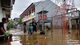Sungai Ciliwung Meluap, 11 RT di Jaksel dan Jaktim Terendam Banjir