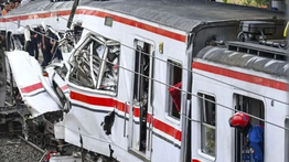 Polisi Periksa Sopir Taksi Online dan Petugas KAI Terkait Kecelakaan KRL di Bekasi Timur