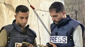 Palestina menyerukan kepada wartawan dan organisasi pers internasional agar bersuara dan bertindak melindungi jurnalis Palestina yang menjadi sasaran kekerasan di Gaza. Kementerian Luar Negeri Palestina menuding Israel sebagai pembunuh wartawan palin