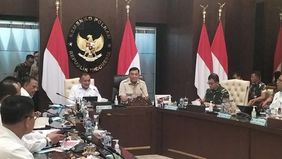 Menteri Pertahanan sekaligus Menteri Koordinator Bidang Politik dan Keamanan (Menko Polkam) ad interim, Sjafrie Sjamsoeddin, memimpin rapat perdana bersama jajaran Kemenko Polkam di kantor Menko, Jakarta Pusat, Selasa 9 September 2025.
