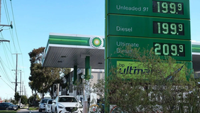 Pemerintah Australia memastikan ketersediaan bahan bakar nasional tetap aman hingga Mei, meskipun situasi geopolitik di Timur Tengah memanas dan pasar minyak global mengalami volatilitas.