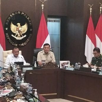 Sjafrie Gelar Rapat Perdana sebagai Menko Polkam Ad Interim