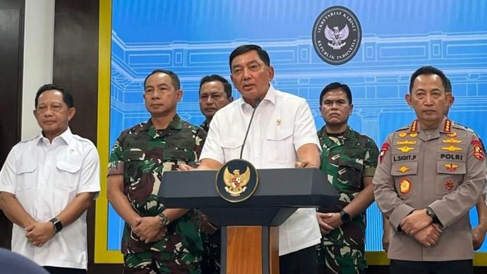 Menteri Pertahanan Sjafrie Sjamsoeddin saat menyampaikan keterangan terkait pesan Presiden saat memimpin Sidang Paripurna Kabinet Merah Putih yang digelar di Kantor Presiden, Jakarta, Minggu 31 Agustus 2025. (ANTARA/Fathur Rochman)