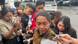 Raja Juli Antoni Minta Maaf ke Presiden Prabowo soal Foto Bermain Domino dengan Aziz Wellang