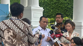 Menteri Sekretaris Negara Prasetyo Hadi memastikan bahwa hingga saat ini belum ada pembahasan terkait rencana perombakan kabinet (reshuffle) maupun wacana pemotongan gaji menteri dan anggota DPR.