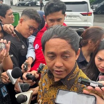 Raja Juli Antoni Minta Maaf ke Presiden Prabowo soal Foto Bermain Domino dengan Aziz Wellang